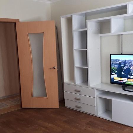 2 Комн. 5 Мест, 10 Мин. До Центра Apartment Kropyvnytskyi Luaran gambar